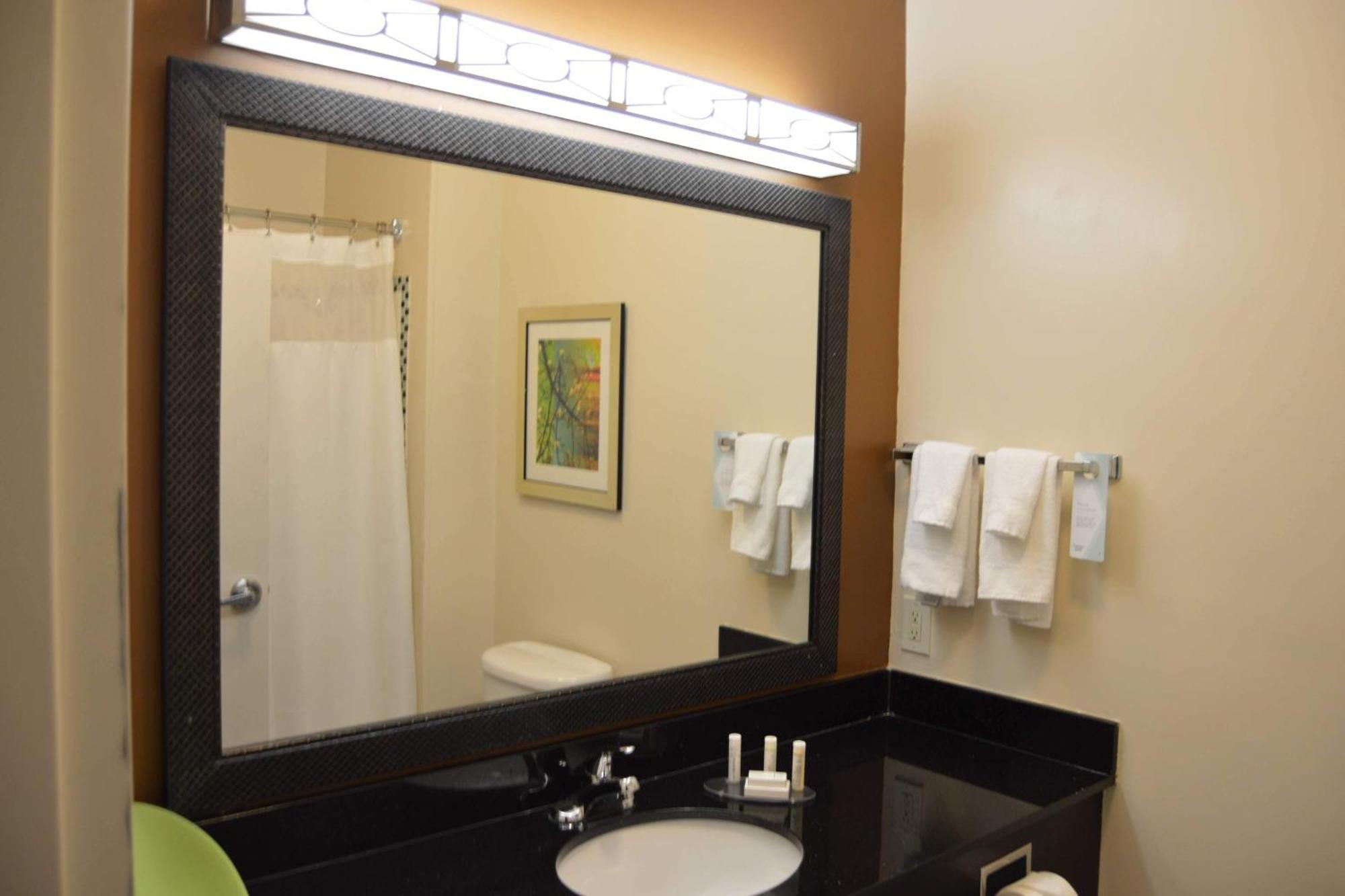 Fairfield Inn & Suites Houston Чаннелвью Экстерьер фото